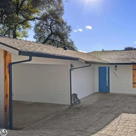 Buy this 3 bed house on 556 Lyons Street in Sonora, CA 95370
