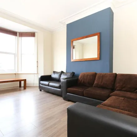 Rent this 2 bed apartment on Querido & Davidson in Chillingham Road, Newcastle upon Tyne