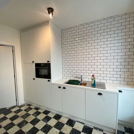 Rent this 3 bed apartment on Dorpsplaats 25 in 2390 Malle, Belgium
