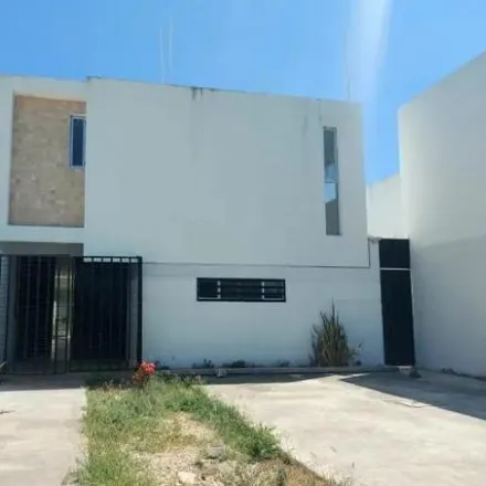 Rent this 2 bed house on Calle 55C in Fraccionamiento Las Américas, 97302 Mérida