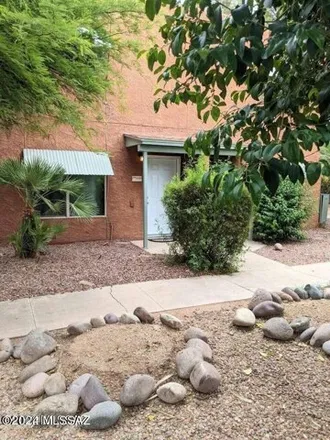 Buy this 2 bed condo on 3918 East Blacklidge Drive in Tucson, AZ 85712