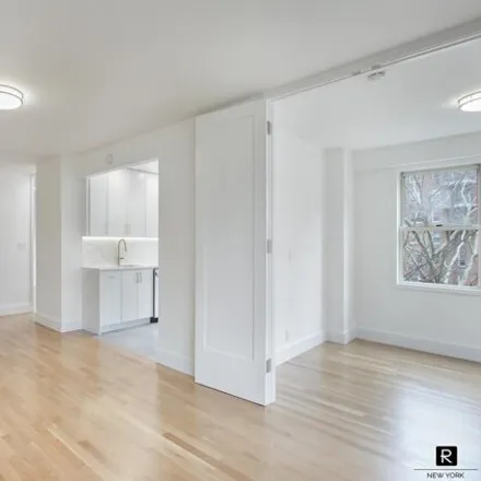 Image 5 - 3777 Independence Avenue, New York, NY 10463, USA - Apartment for sale