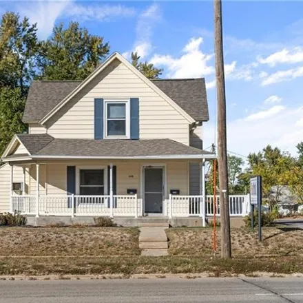 Buy this 2 bed house on 7th Avenue in Marion, IA 52302