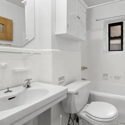 Image 4 - 235 West 102nd Street, New York, NY 10025, USA - Apartment for sale