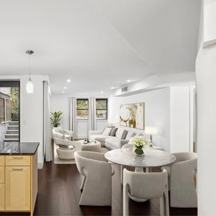 Buy this 3 bed condo on 345 East 50th Street in New York, NY 10022