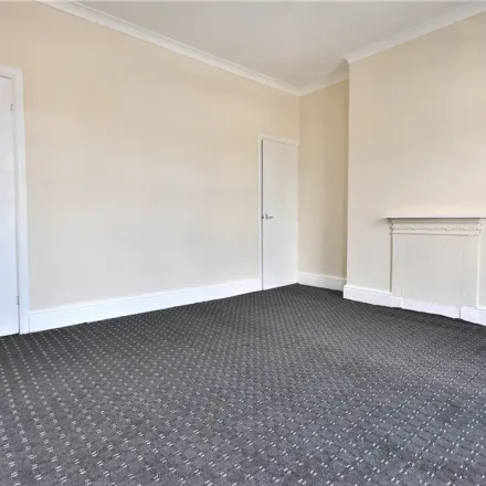 Image 3 - 54 Holmsdale Road, Daimler Green, CV6 5JP, United Kingdom - Apartment for rent