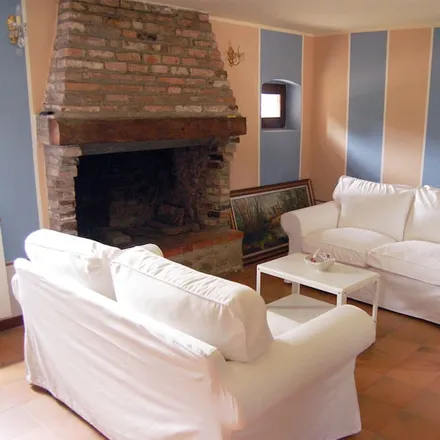 Rent this 4 bed house on 37067 Valeggio sul Mincio VR
