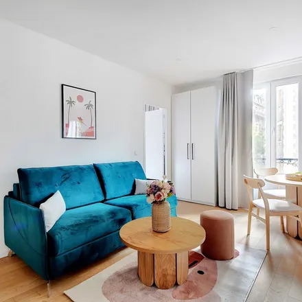 Image 3 - 28 Rue Ramey, 75018 Paris, France - Apartment for rent