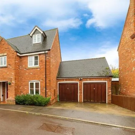 Buy this 5 bed house on Slade Leas in Middleton Cheney, OX17 2NH