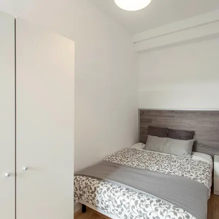 Rent this 5 bed room on Carrer de la Floresta in 46023 Valencia, Spain