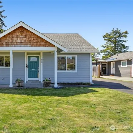 Buy this 2 bed house on 1102 South MacArthur Street in Tacoma, WA 98465