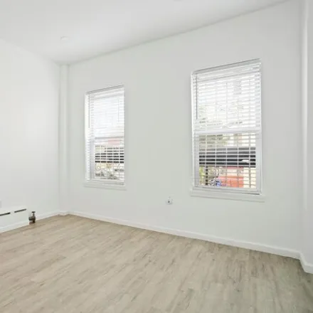 Image 4 - 287 East 31st Street, New York, NY 11226, USA - Townhouse for rent