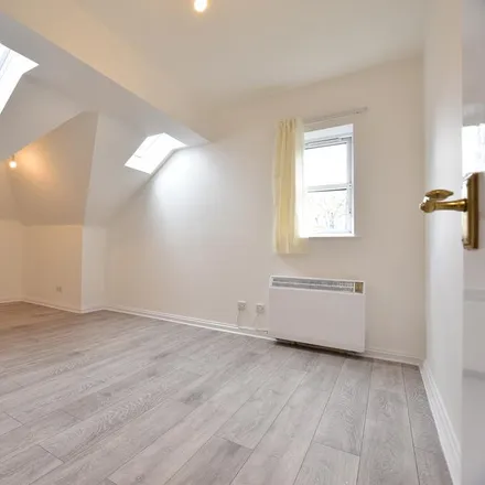 Rent this 1 bed apartment on 29 Hart Hill Lane in Luton, LU2 0BA