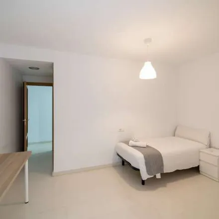 Image 7 - Centre de Salut Salvador Allende, Carrer del Coronel Montesinos, 46019 Valencia, Spain - Apartment for rent