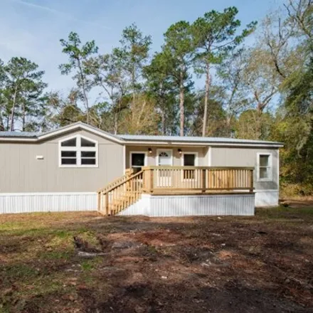 Buy this studio apartment on 462 Northeast Diana Terrace in Lake City, FL 32055