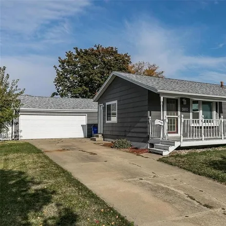 Buy this 3 bed house on 5810 Eastview Avenue Southwest in Cedar Rapids, IA 52404