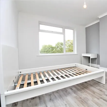 Rent this 1 bed room on Beckenham Castles in 79 Abbots Way, London