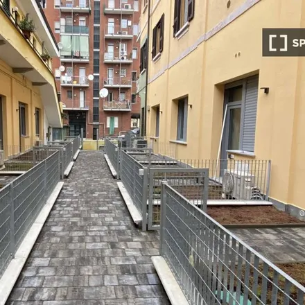 Image 2 - Viale Giovanni da Cermenate, 20136 Milan MI, Italy - Apartment for rent