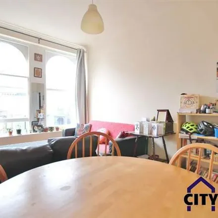 Rent this 5 bed apartment on Skate Attack in Turnpike Lane, London
