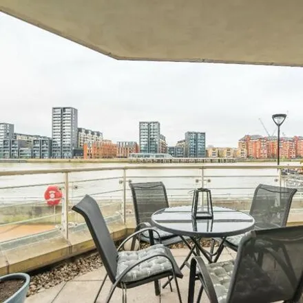 Rent this 2 bed room on Riverside Plaza in London, SW11 3SF