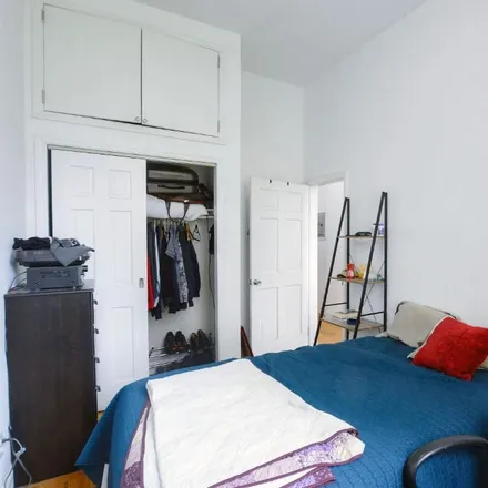 Image 6 - 207 2 Ave, New York, NY, USA - Apartment for rent