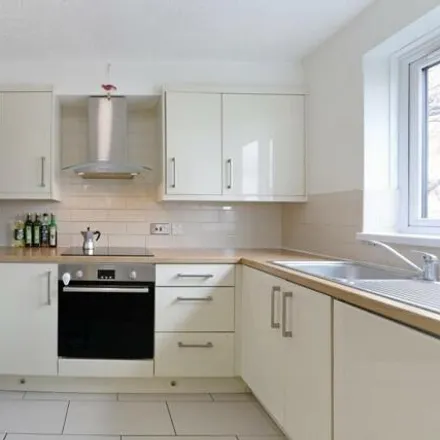Buy this 2 bed apartment on Blake's Road in London, SE15 6GY