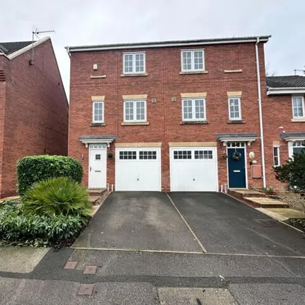 Buy this 3 bed townhouse on Waterdale Close in Sewerby, YO16 6RX