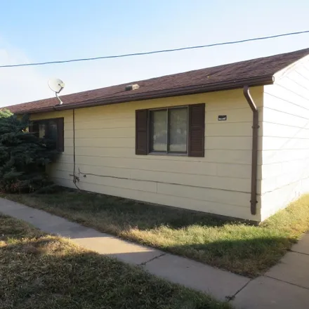 Buy this 4 bed duplex on 2507 7th Street in Columbus, NE 68601