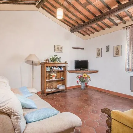 Rent this 5 bed house on 53013 Gaiole in Chianti SI