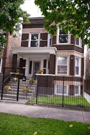 Buy this 5 bed duplex on 5525 South Winchester Avenue in Chicago, IL 60636