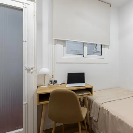 Rent this 2 bed room on Avinguda de Madrid in 110, 08001 Barcelona