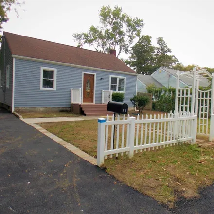 Buy this 3 bed house on 26 Duffy Court in Central Islip, Suffolk County