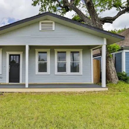 Buy this 4 bed house on 913 East Pulaski Street in Fort Worth, TX 76104