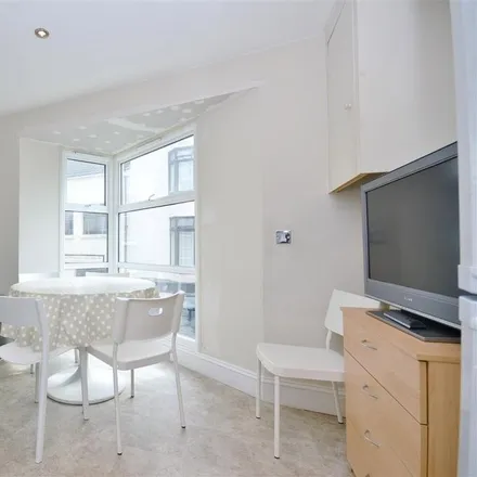 Image 2 - Little Western Street, Brighton, BN1 2PF, United Kingdom - Townhouse for rent