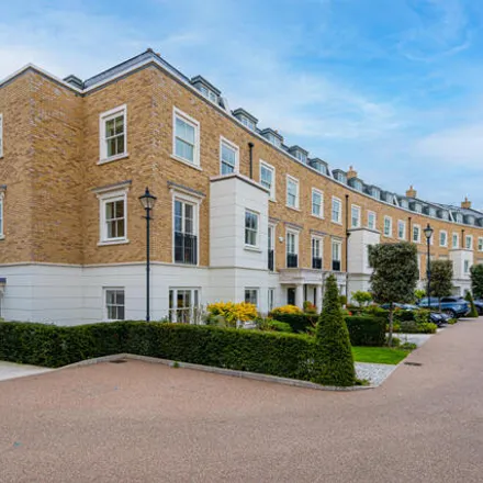 Buy this 6 bed duplex on Fitzroy Gate in Egerton Drive, London
