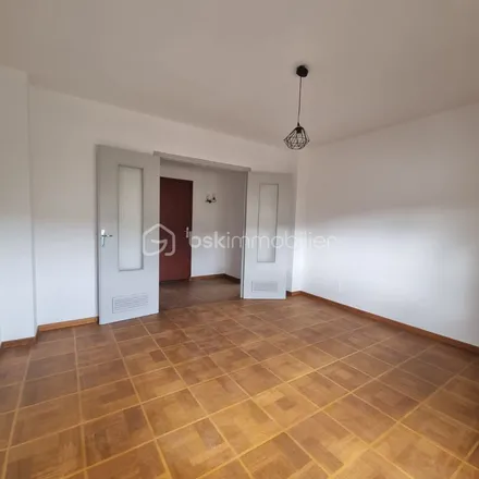 Rent this 2 bed apartment on Marché Bio Provençal in Avenue Pasteur, 13300 Salon de Provence