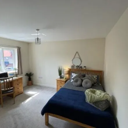 Rent this 1 bed townhouse on 42 Central Avenue in Cambridge, CB4 2BS