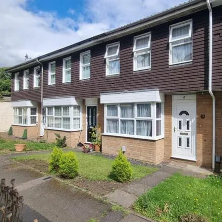 Buy this 3 bed townhouse on Russell Square in Northampton, NN3 7AN