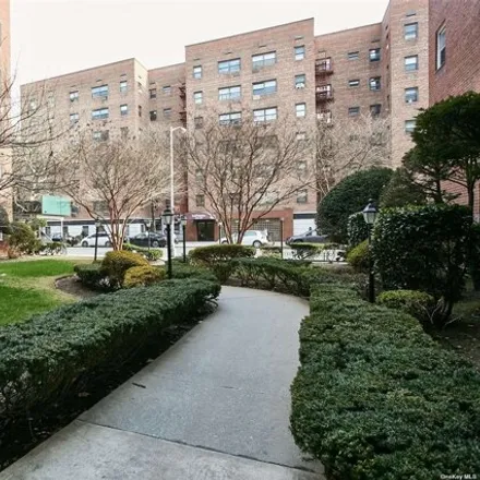 Image 3 - 94-11 59th Avenue, New York, NY 11373, USA - Apartment for sale