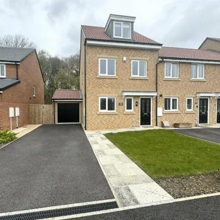 Buy this 3 bed duplex on Chestnut Way in Middridge, DL5 7AW