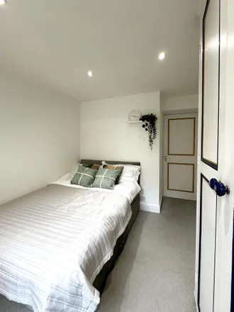 Image 7 - Bikehangar 2034, Gloucester Street, London, SW1V 4ED, United Kingdom - Apartment for rent