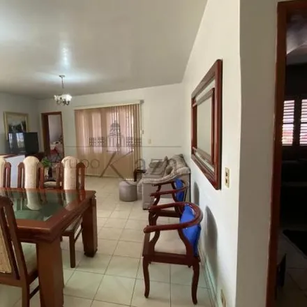 Buy this 4 bed house on Avenida Doutor João Batista Soares de Queiroz Júnior in Jardim das Indústrias, São José dos Campos - SP