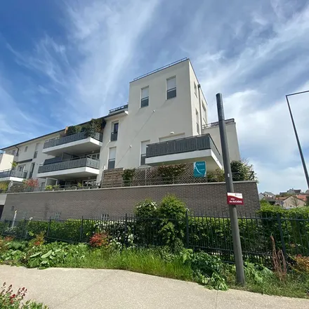 Rent this 3 bed apartment on Lycée Horticole Saint-Nicolas in 10 Avenue de la Division Leclerc, 91430 Igny