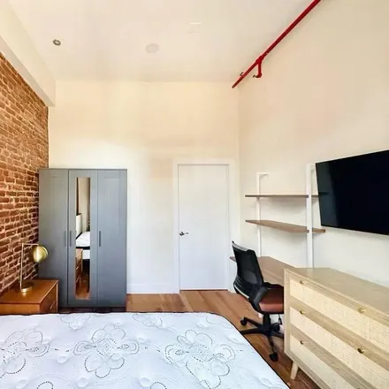 Image 3 - 195 Menahan St, Brooklyn, NY 11237, USA - Room for rent