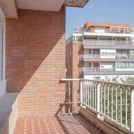 Rent this 6 bed apartment on Madrid in Mando Aéreo General, Calle de Quintana