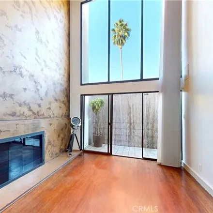 Image 5 - 1169 Larrabee Street, West Hollywood, CA 90069, USA - Condo for sale