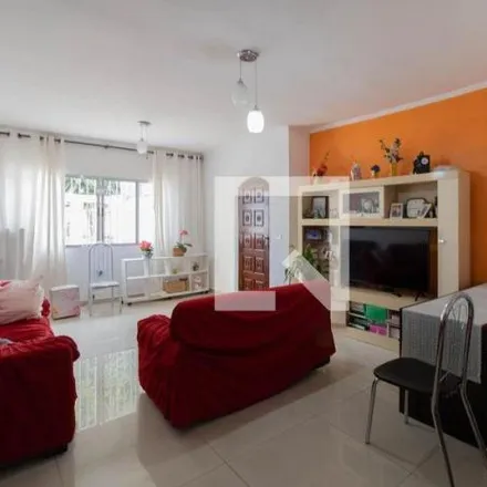 Rent this 4 bed house on Rua Laura in Torres Tibagy, Guarulhos - SP