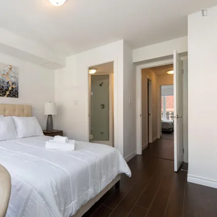 Image 1 - 1391 Bloor Street West, Old Toronto, ON, Canada - Room for rent