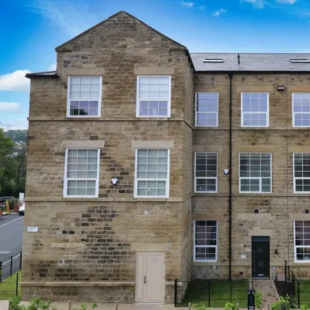 Rent this 3 bed townhouse on Park Meadow Lane in Leeds, LS12 4FL