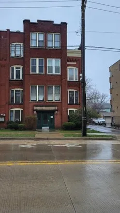 Buy this 3 bed condo on Roseanne Apartments in East Chicago Street, Elgin